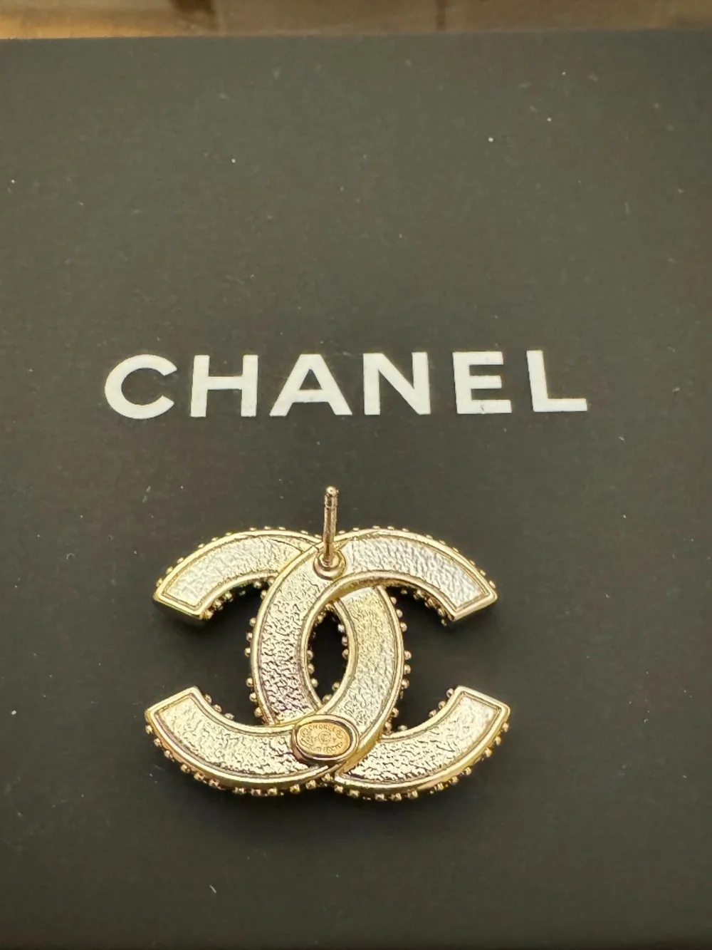 CHANEL please like
